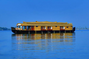 Casablanca Houseboat / Prm